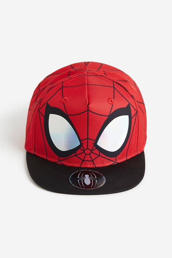 Gorra con diseño