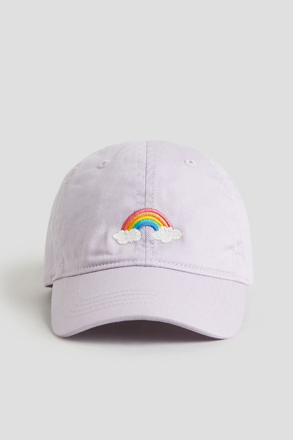 Gorra de algodón con diseño bordado