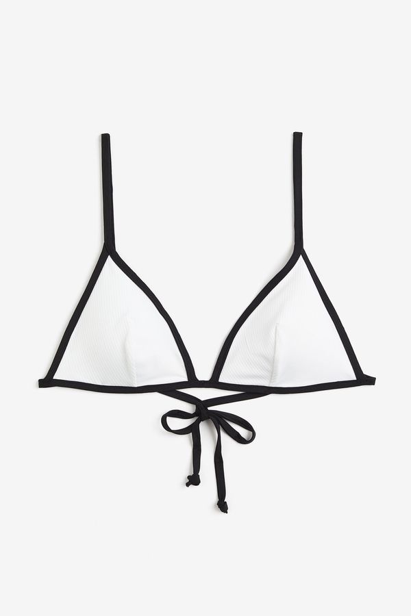 Top de bikini de triángulo con relleno